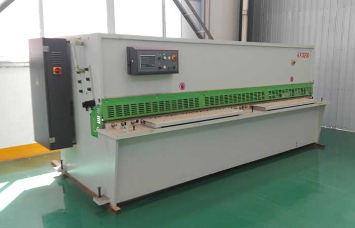 QC11Y-30×2500液壓剪板機(jī)，30個(gè)厚液壓閘式剪板機(jī)