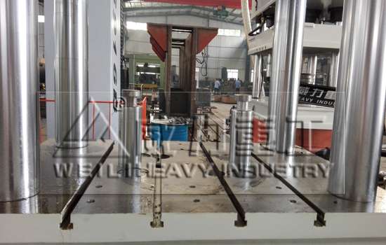 銅皮火鍋拉伸成型液壓機(jī)工作臺面